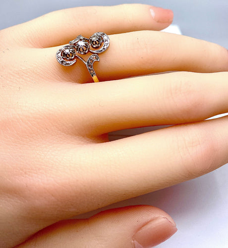 Bague 51 Bague en or 18 carats et diamants, vers 1900 58 Facettes AB178
