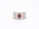 Bague 54 Bague en or jaune sertie de diamants et d'un rubis 58 Facettes 2240