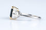 Bague 54 Bague en or blanc, saphir taille émeraude & diamants d’épaules 58 Facettes BG412118-107