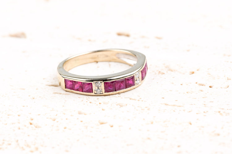 Bague 52 Bague demi-alliance or jaune, rubis et diamants – 1,35 ct de rubis & 0,04 ct de diamant 58 Facettes BG41400048-107