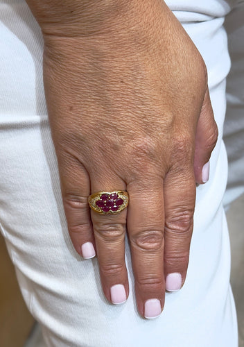 Bague 58 Bague vintage en or jaune , rubis et diamants 58 Facettes