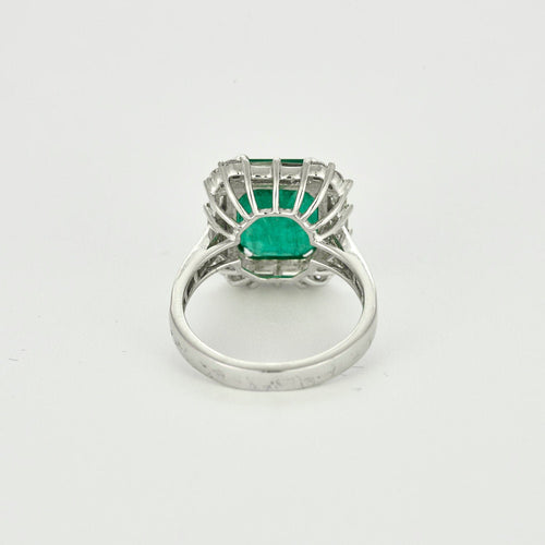 Bague Bague or blanc, émeraude 6cts, diamants 1.50ct 58 Facettes