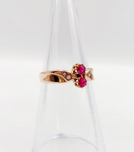Bague 51.5 Bague antique or rose, rubis synthétiques et perles 58 Facettes A05426