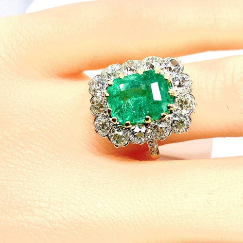 Bague 52 Bague marguerite en or 18 carats, émeraude 3,49 ct et diamants 58 Facettes AB567