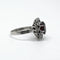 Bague 52 Bague Flocon, Or blanc, Grenat et diamants 58 Facettes