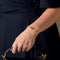 Bracelet Bracelet jonc ouvert en or jaune à motif de têtes de cheval 58 Facettes VES0548