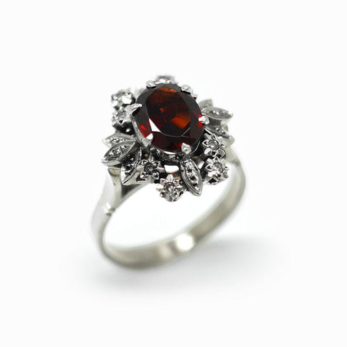 Bague 52 Bague Flocon, Or blanc, Grenat et diamants 58 Facettes