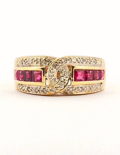 Bague 52 Bague or jaune rubis et diamants 58 Facettes