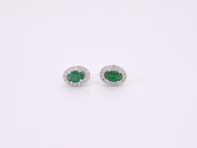 Boucles d'oreilles Boucles d'oreilles en or blanc avec diamants et émeraudes 58 Facettes 2015