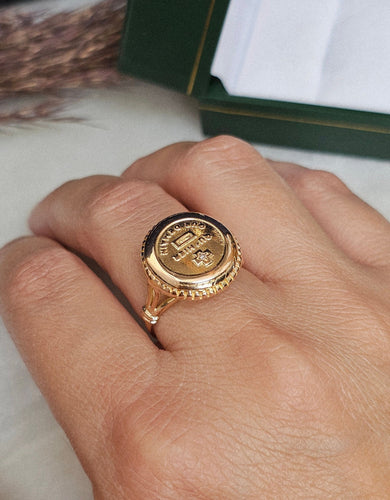 Bague 57.5 AUGIS - Bague Plus qu'hier moins que demain 58 Facettes 550