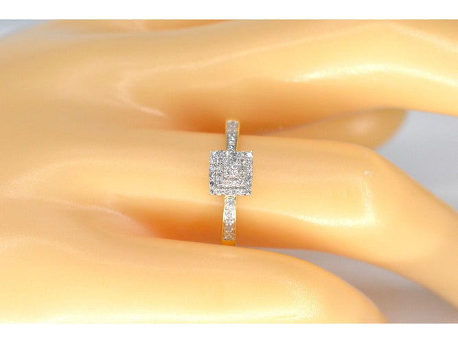 Bague Bague entourage en or avec diamants 58 Facettes 2106