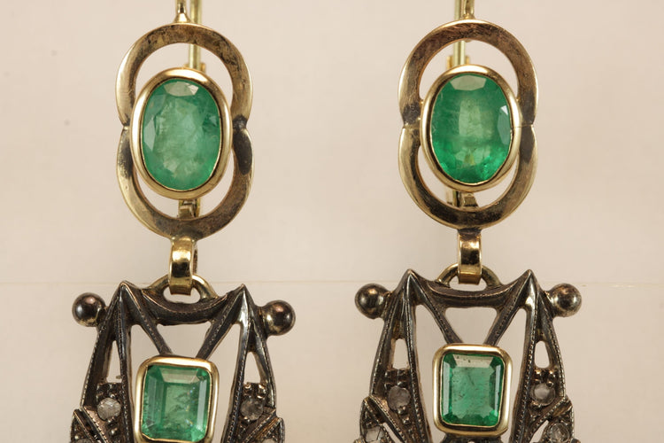 Boucles d'oreilles Antique emeralds diamonds gold Catalan earrings 58 Facettes 7488