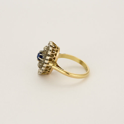Bague 52,5 Bague marguerite en or jaune, blanc, saphirs et diamants 58 Facettes BIA10252