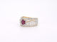 Bague 54 Bague en or jaune sertie de diamants et d'un rubis 58 Facettes 2240