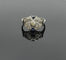 Bague 57 Bague Art Déco octogonale en or gris sertie de diamants et saphirs 58 Facettes