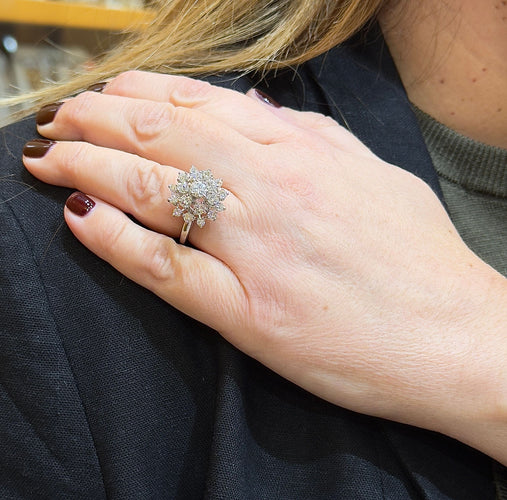 Bague 54 Bague en or blanc 18 carats et diamants 58 Facettes