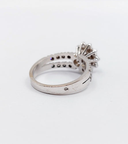 Bague marguerite vintage or blanc, 0,60 carat diamants serti illusion 58 Facettes A06236