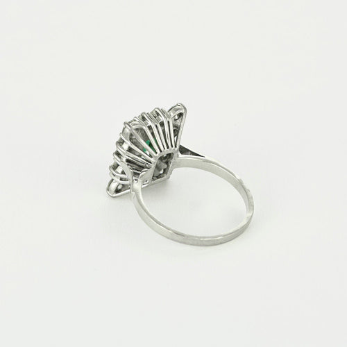 Bague 53.5 Bague or gris, émeraude et diamants 58 Facettes CO3