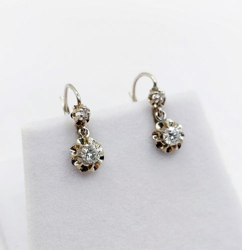 Boucles d'oreilles Dormeuses Art Déco or blanc, diamants taille brillants 58 Facettes A05861