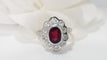 Bague 56 Bague Entourage En Or Blanc, Rubis Et Diamants 58 Facettes F4385
