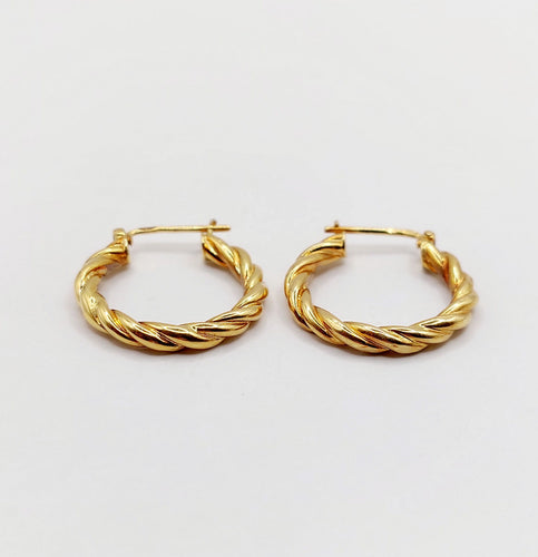 Boucles d'oreilles Créoles vintage or jaune finement torsadées (circa 1970) 58 Facettes A06048