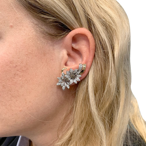 Boucles d'oreilles Boucles d'oreilles, "Edelweiss", en or jaune, platine et diamants. 58 Facettes 29984