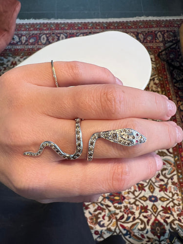 bague grand serpent en or blanc avec diamants naturels