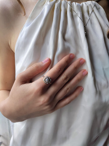 Bague 55 Bague Marguerite Diamants Or Blanc 58 Facettes 564
