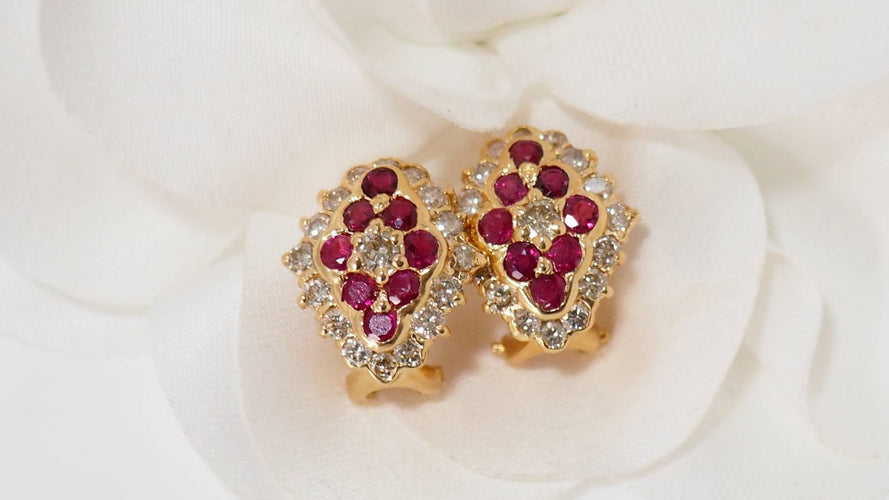 Boucles d'oreilles Boucles d'oreilles en or jaune, diamants et rubis 58 Facettes 30390