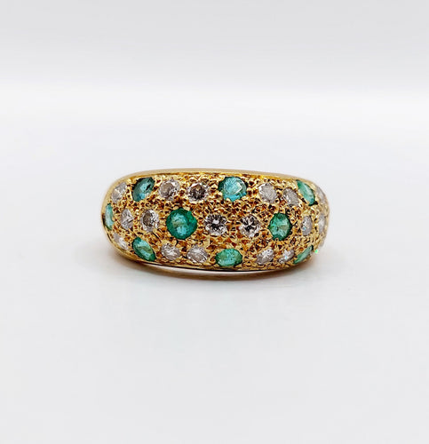 Bague 50 Bague dôme bombée pavée en or 18k et diamants, émeraudes 58 Facettes A06602