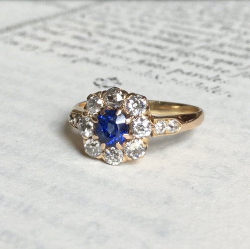 Bague 54 Bague ancienne en or 18K sertie d’un saphir et diamants 58 Facettes