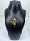 Broche Broche en or jaune 18 carats, ange, émail, diamants et perle. 58 Facettes AB557