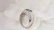 Bague 55.5 Bague jonc en or blanc émeraude et diamants 58 Facettes 31937
