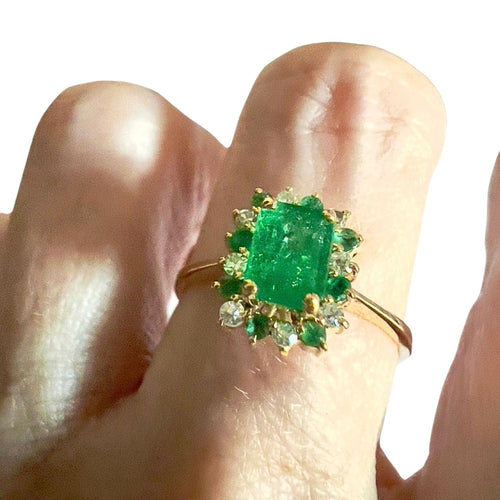 Bague 55 Bague design contemporain du XXe siècle en or jaune avec émeraude 58 Facettes Q377B