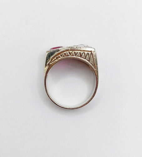 Bague 47 Bague chevalière art deco or blanc 18k et platine ornée d'un diamant taille rose et d'un rubis synthétique 58 Facettes A04973