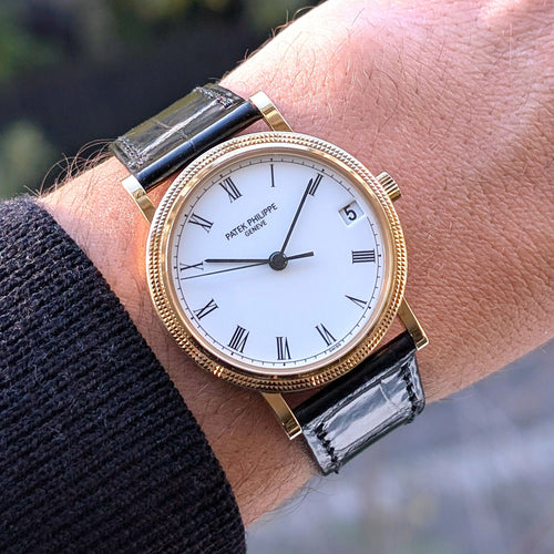 Montre Patek Philippe - Montre Calatrava Date 3802 FULL SET Automatic Gold Caliber 315 Geneva Seal Clous de Paris 3802/200J-001 + Box + Papers 58 Facettes