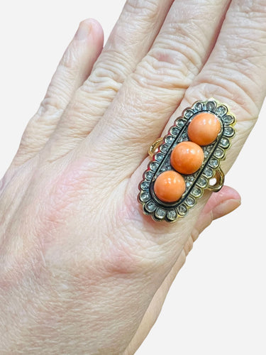 Bague 59 Bague en or 18 carats avec corail, diamants taille rose et émail noir 58 Facettes 7816 A