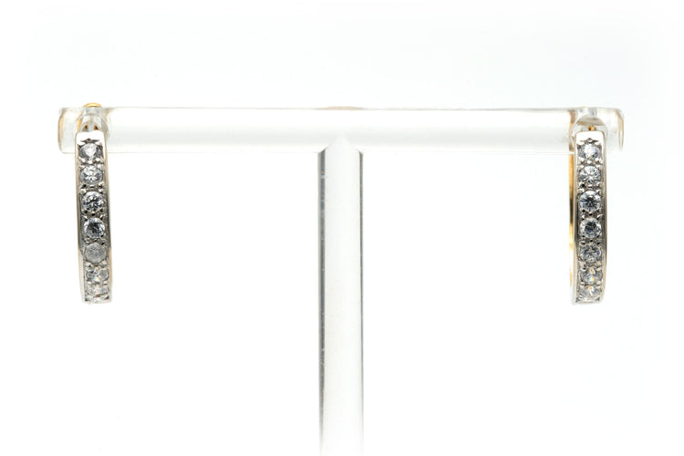 Boucles d'oreilles Boucles d'oreilles contemporaines serties de diamants en or jaune et blanc 18k 58 Facettes 23404