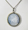 Pendentif Médaille en nacre, or, entourage de perles 58 Facettes 224