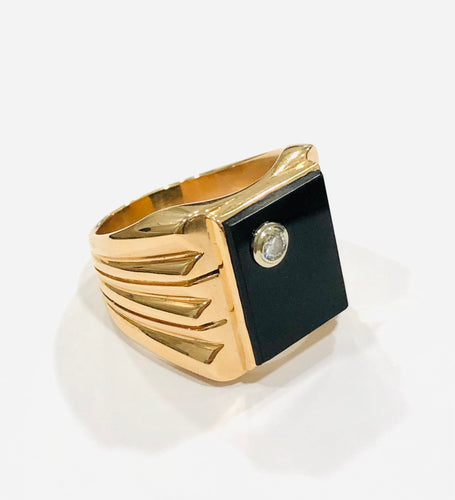 Bague Chevalière or jaune onyx et diamant 58 Facettes