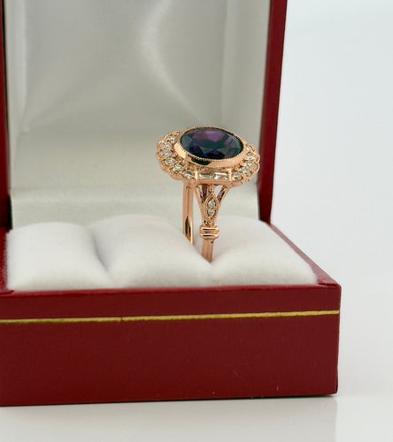 Bague en or rose 18 carats , améthyste et diamants