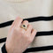 Bague 57 Bague or jaune, saphir central, sertie de 38 diamants 58 Facettes 1-0000102/2