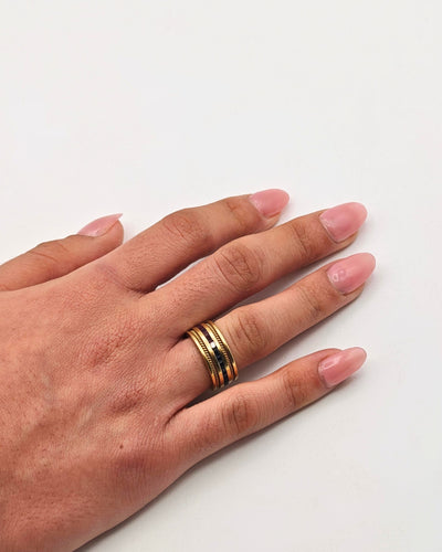 Bague Bague en or jaune 18 carats avec rubis, émeraudes, saphirs et diamants 58 Facettes