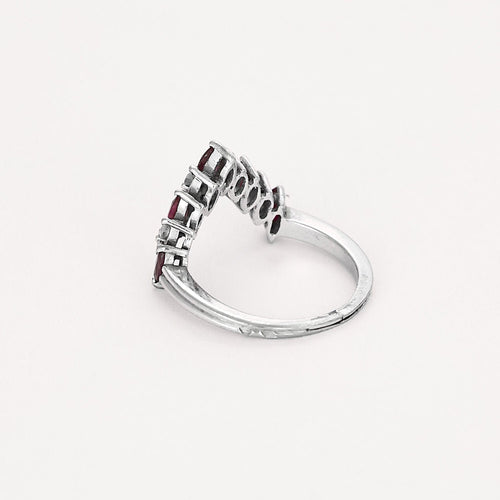 Bague aigrette en or blanc, rubis et diamants