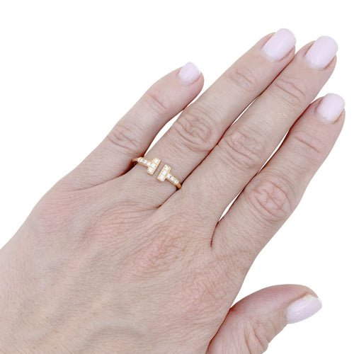 Bague 53 Bague Tiffany & Co, "Wire" collection "Tiffany T" or rose et diamants. 58 Facettes 34926