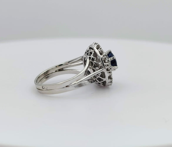 Bague 50 Bague or gris et platine, saphir, diamants 58 Facettes