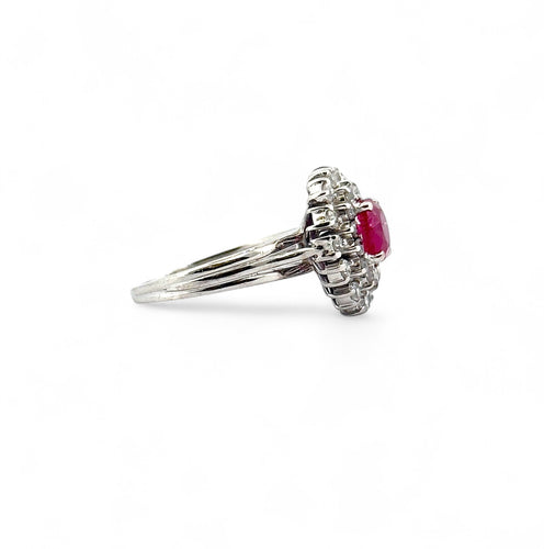 Bague 52 Bague ancienne en or blanc rubis et diamants 58 Facettes