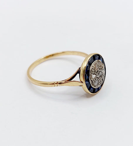 Bague 56.5 Bague cible art déco or jaune, diamants et saphirs calibrés synthétiques 58 Facettes A05652