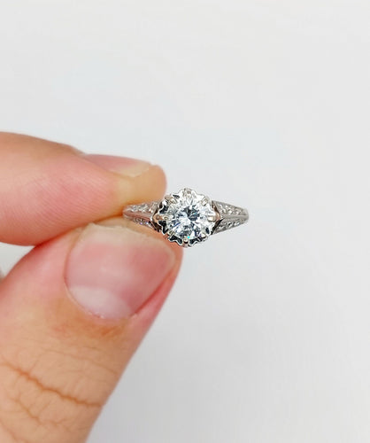 Bague 47 Bague solitaire Art Déco or blanc, platine et diamant 0,55 carat (circa 1930) 58 Facettes A00256