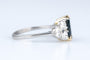Bague 54 Bague en or blanc, saphir taille émeraude & diamants d’épaules 58 Facettes BG412118-107